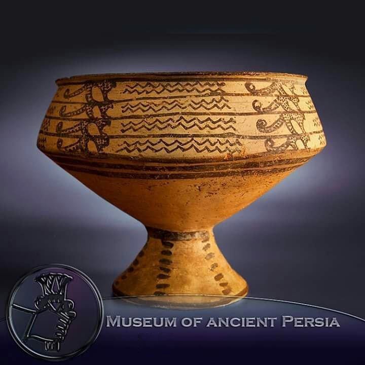 سفالینه ۶۵۰۰ ساله تپه باستانی ایقربلاغ